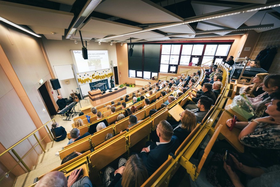 Hebammenwissenschaften Abschluss Reden 021 ST s