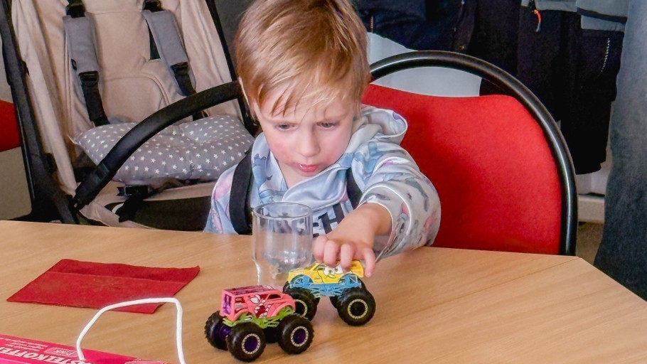 Spendenübergabe SPZ 4 QUER